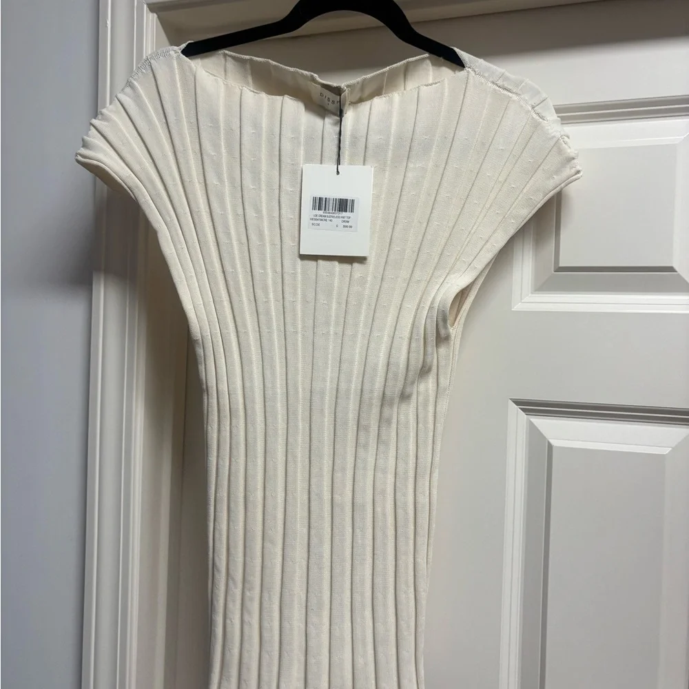 DISSH LOE CREAM SLEEVELESS KNIT TOP - Picture 3 of 6